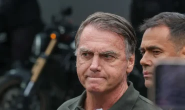Bolsonaro recebe aval da PGR para cirurgia no ombro e pode deixar prisão domiciliar