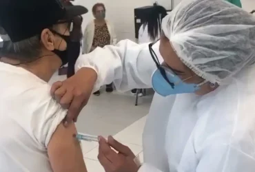 Vacina: Saúde distribui 2,2 milhões de doses contra covid-19 aos estados