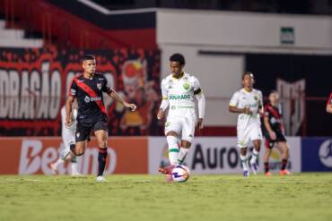 Cuiabá perde para Atlético-GO fora de casa e amplia crise na temporada