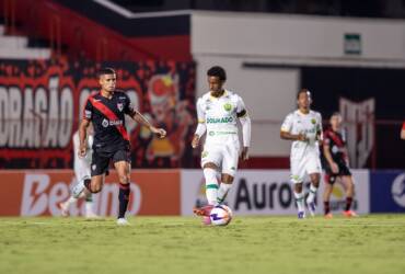 Cuiabá perde para Atlético-GO fora de casa e amplia crise na temporada