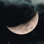 Lua hoje: Nova fase Inicia com visibilidade mínima e muda o céu deste sábado (16/05)