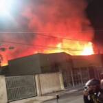Incêndio atinge casa noturna em Cuiabá durante a madrugada (VÍDEO)