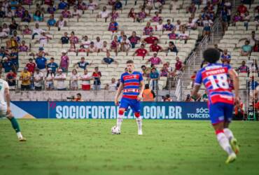 Fortaleza x Juventude: onde assistir, escalações e tudo sobre o duelo quente da Série B 2026. Imagem: Leonardo Moreira/Fortaleza