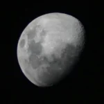 Fase da Lua hoje (28/04/2026): Lua segue em gibosa crescente e se aproxima da fase cheia