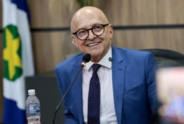 Otaviano Pivetta, governador de Mato Grosso sorrindo