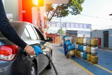 Etanol cai e segue entre os menores preços do país; gás de cozinha sobe e preocupa