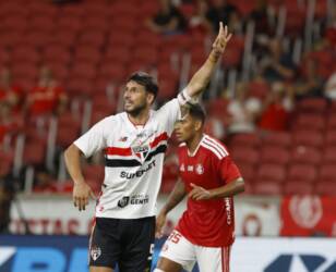 São Paulo x Cruzeiro: onde assistir, escalações e palpites do jogão no Morumbis pela Série A 2026. Imagem: Rubens Chiri/SPFC