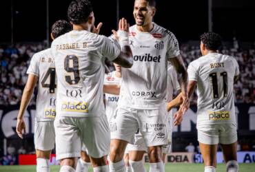 Santos x Recoleta: onde assistir, escalações e tudo sobre o confronto pela Sul-Americana. Imagem: Raul Baretta/Santos FC