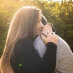 Amor em pleno feriado: 3 signos podem ser surpreendidos por uma confissão até o dia 02/05; veja quais