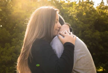 Amor em pleno feriado: 3 signos podem ser surpreendidos por uma confissão até o dia 02/05; veja quais