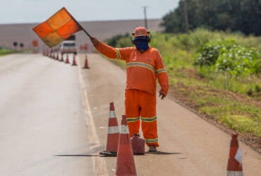 TJMT mantém condenação por engavetamento na BR-163 e responsabiliza motorista por colisão traseira