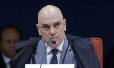 Bolsonaro: Moraes pede parecer da PGR sobre inclusão de Jair e Flávio em inquérito