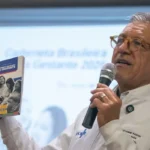 Gestante passa a ter caderneta digital do pré-natal no SUS