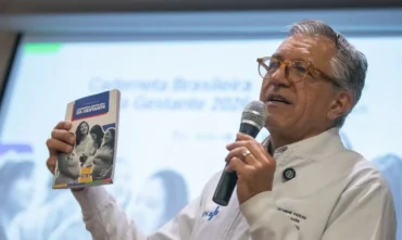 Gestante passa a ter caderneta digital do pré-natal no SUS
