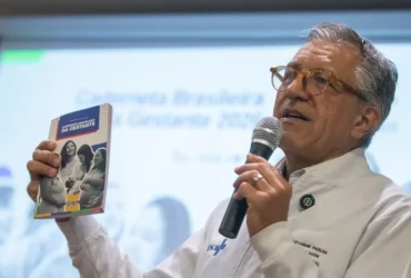 Gestante passa a ter caderneta digital do pré-natal no SUS