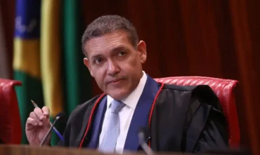 Nunes Marques toma posse na presidência do TSE e comandará eleições de outubro