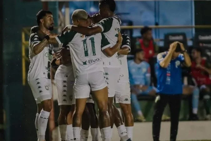 Três dias depois de cair na semi da Copa Centro-Oeste e de perder a invencibilidade de 24 jogos, Gama dá prova rápida de força mental, chega aos 16 pontos e deve manter melhor campanha geral na rodada