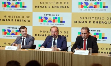 Governo anuncia subsídio para conter alta da gasolina com apoio de até R$ 0,89 por litro