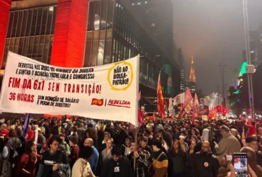 Protesto na Avenida Paulista cobra fim da escala 6x1