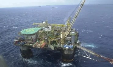 Produção de petroleo atinge recorde no Brasil em meio à guerra no Irã