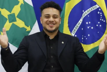 Adoção inspira cantor brasileiro criado na Holanda a sonhar com volta ao Brasil
