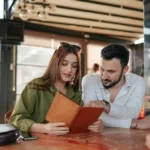 Equilíbrio: 5 signos que dividem a conta no amor