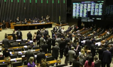 Municípios inadimplentes poderão receber recursos federais após decisão do Congresso