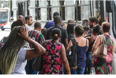 Desemprego atinge menor nível histórico no Brasil, aponta IBGE