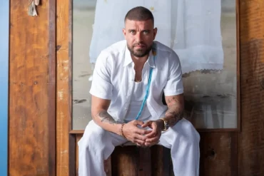 Diogo Nogueira é internado com laringite bacteriana grave e cancela shows