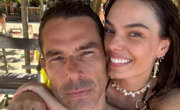Marcus Buaiz celebra um ano de casamento com Isis Valverde e declara amor