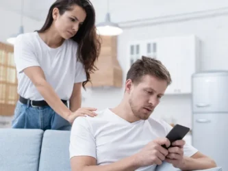 Controle no amor: os signos do zodíaco que querem saber tudo sobre você