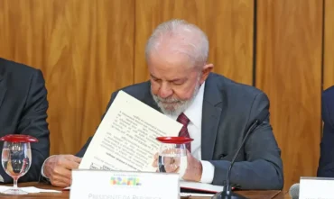 Lula veta lei sobre estágio como experiência profissional