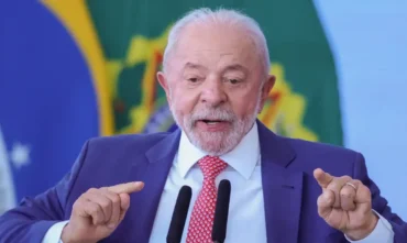 Lula critica EUA e defende soberania do Brasil