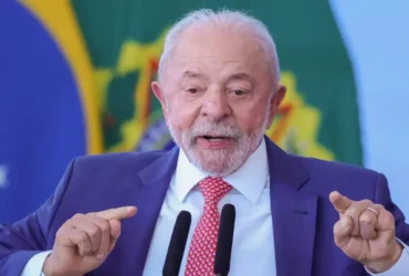 Lula critica EUA e defende soberania do Brasil