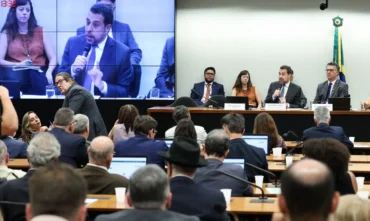 Escala de trabalho: Boulos critica compensação no fim da escala 6x1
