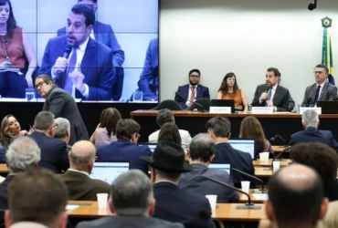Escala de trabalho: Boulos critica compensação no fim da escala 6x1