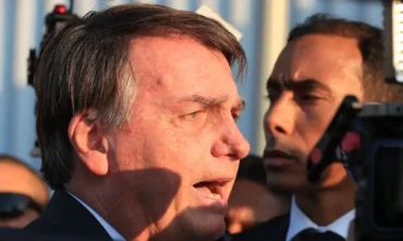 Bolsonaro recebe alta hospitalar após cirurgia no ombro em Brasília