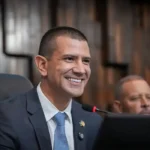 Fux mantém Ricardo Couto no governo e rejeita pedido de Ruas