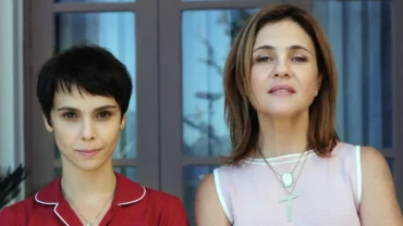 AvenidaBrasil: Débora Falabella revela bastidores e amizade com Adriana Esteves