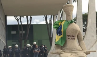 Moraes rejeita revisão de pena de Débora do Batom e cita falta de dosimetria aprovada