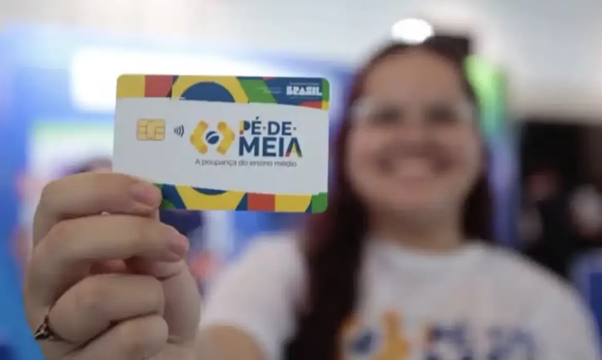 Pé-de-Meia inicia pagamento da terceira parcela nesta segunda-feira (25)