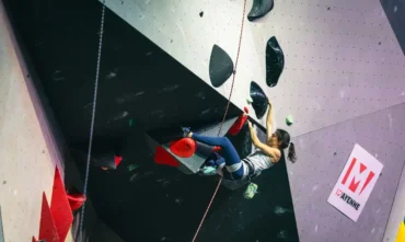 Marina conquista ouro na Copa do Mundo de paraescalada nos EUA