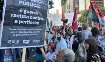 Crimes de Maio são lembrados em ato do Cordão da Mentira na Paulista