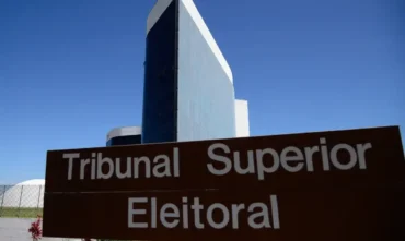 TSE define ministros para julgar ações de presidenciáveis