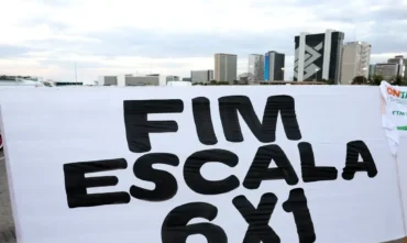 Vereadores fazem ‘protocolaço’ de projetos para reduzir jornada e acabar com escala 6x1