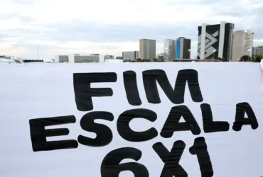 Vereadores fazem ‘protocolaço’ de projetos para reduzir jornada e acabar com escala 6x1
