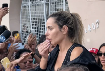 Deolane Bezerra reuniu multidão na saída de presídio após primeira prisão