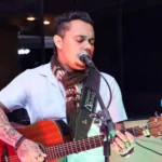 Cantor Adriano Muniz é encontrado morto em apartamento no DF