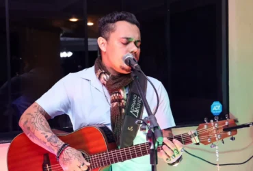 Cantor Adriano Muniz é encontrado morto em apartamento no DF