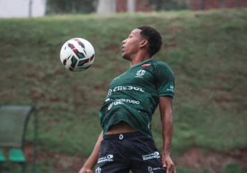 Maringá x Guarani: onde assistir, escalações e tudo sobre o duelo quente da Série C. Imagem: @brroaraujo MFC